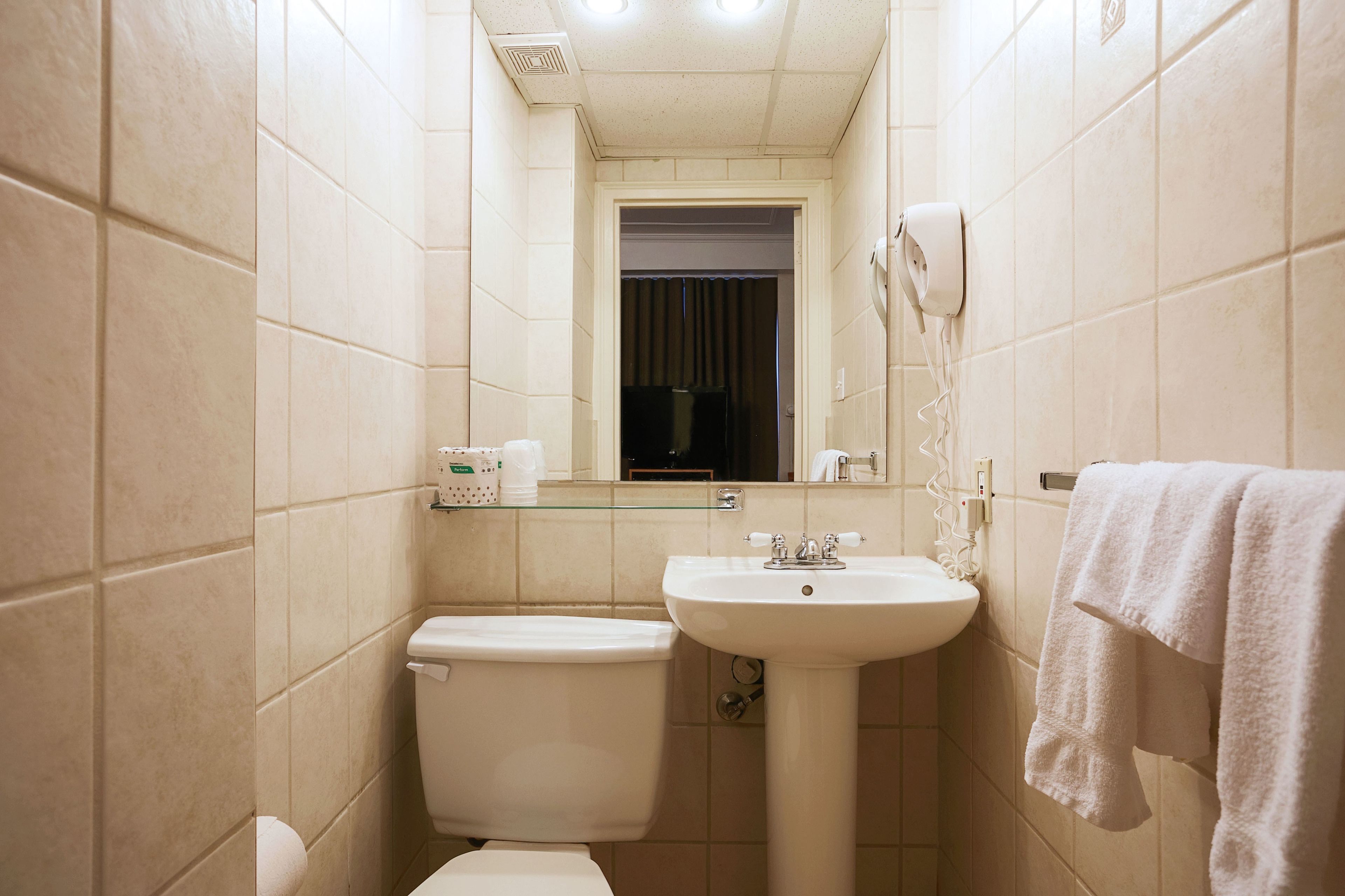 superior room, 2 double beds | bathroom | combined shower/bathtub, hair dryer, towels
