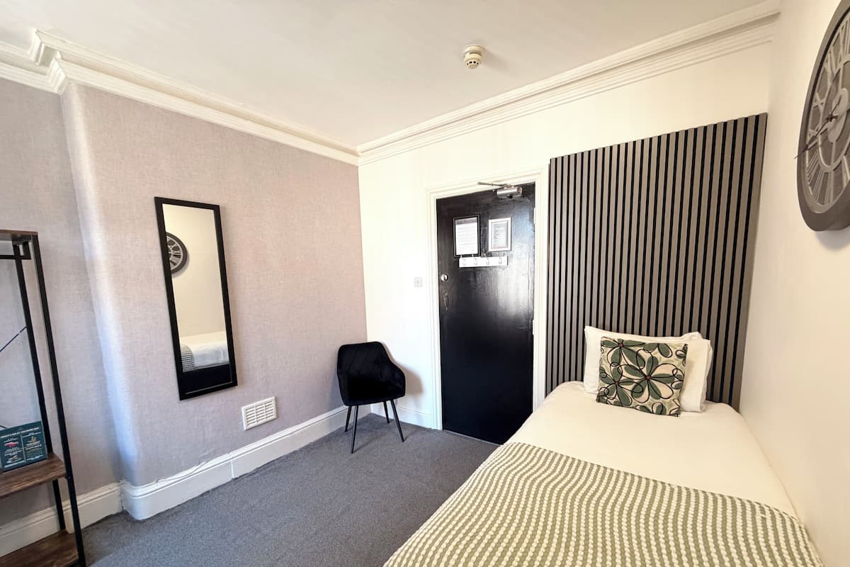 Standard Single Room | Individually decorated, individually furnished, iron/ironing board