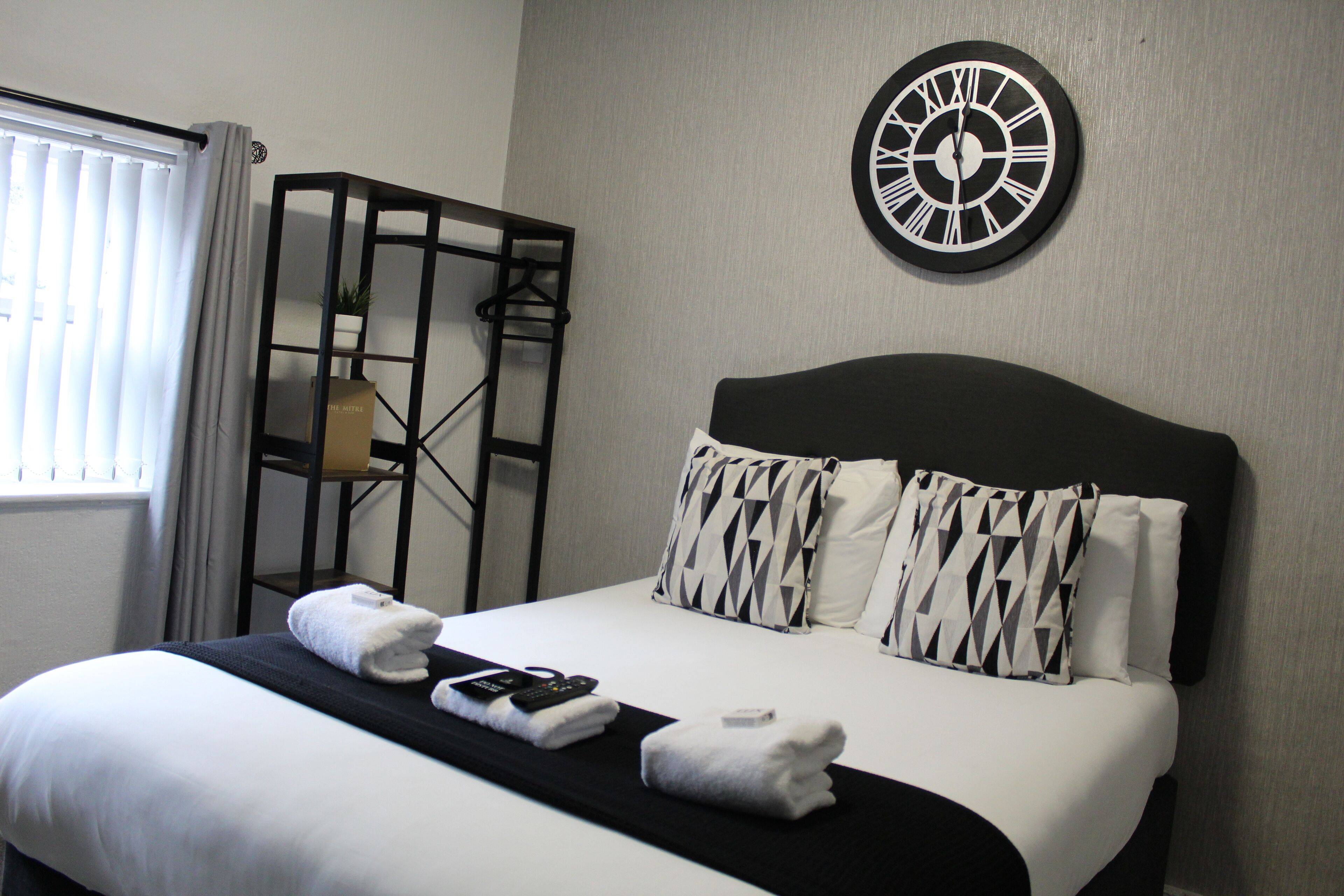 Standard Double Room, Shared Bathroom | Individually decorated, individually furnished, iron/ironing board