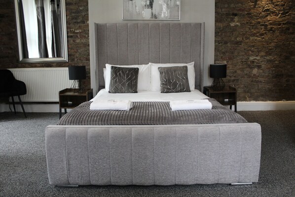 Habitación doble ejecutiva | Decoración personalizada y muebles diferentes 