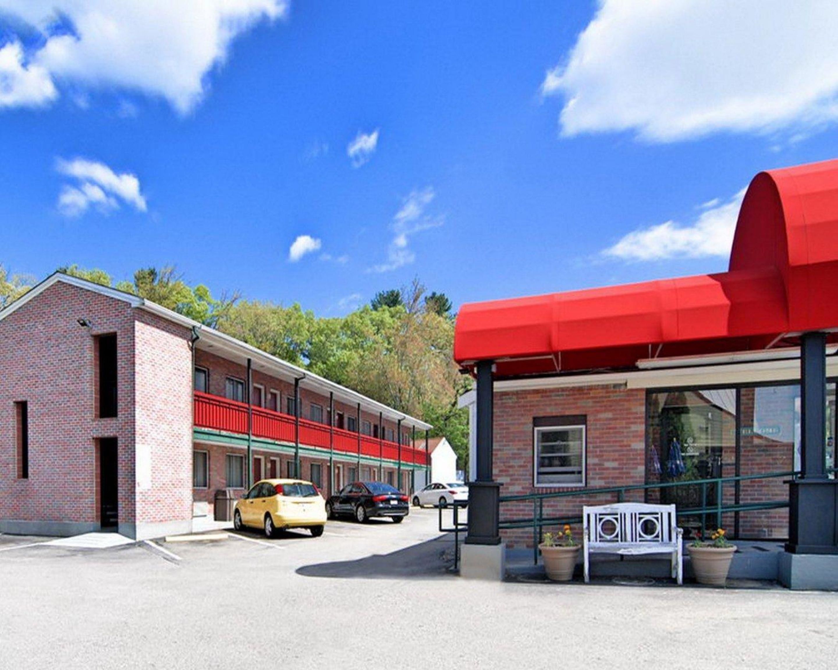 Photo - Econo Lodge Sharon - Foxborough