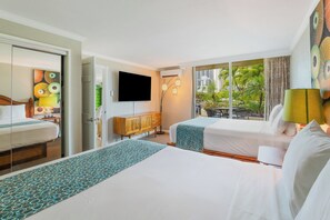 Family Suite, 1 Bedroom, Kitchen, Pool View (Park & Pool Views) | In-room safe, desk, laptop workspace, blackout drapes