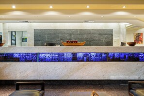 Lobby-lounge
