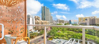 Luana Waikiki Hotel & Suites