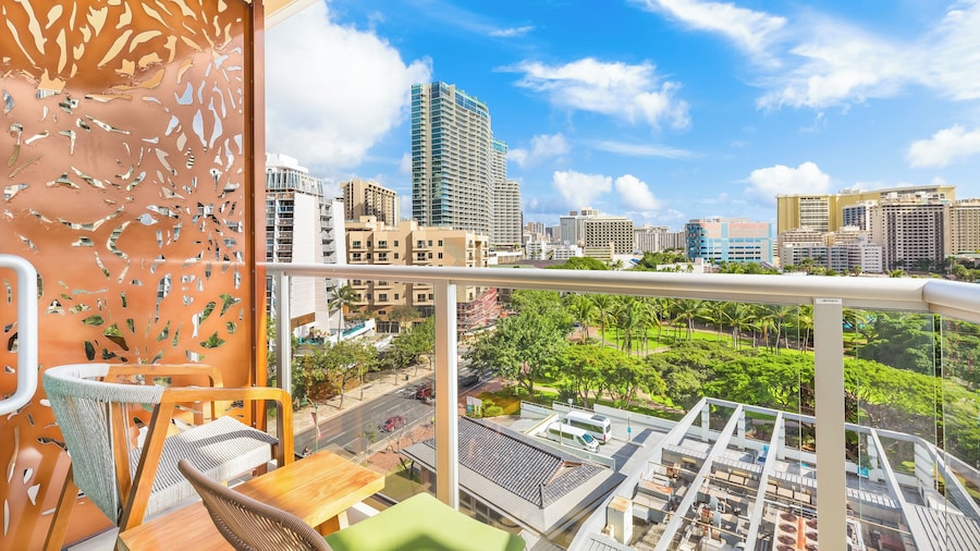 Luana Waikiki Hotel & Suites