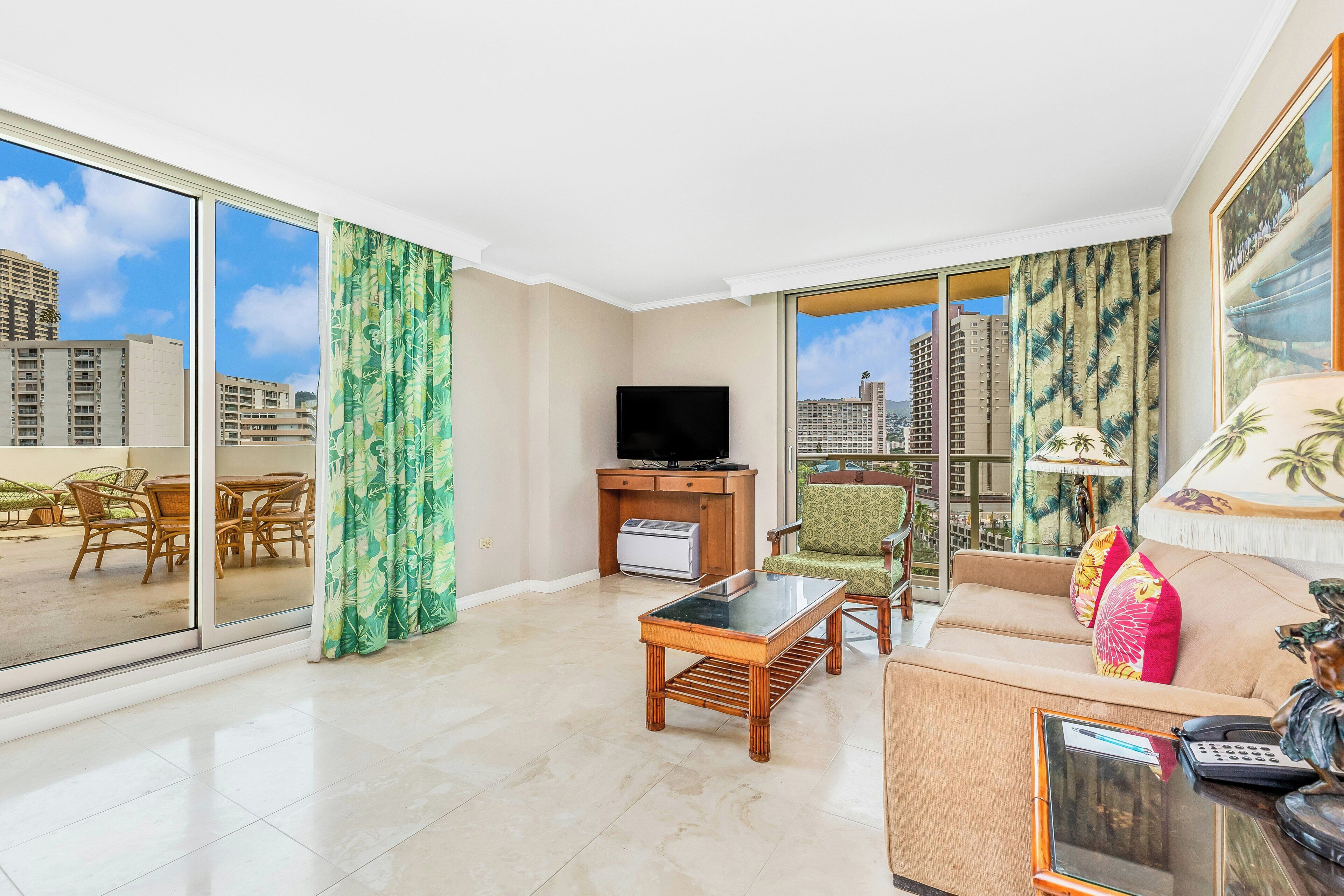 Suite, 2 Bedrooms, Kitchen, City View (with Two-bathrooms)