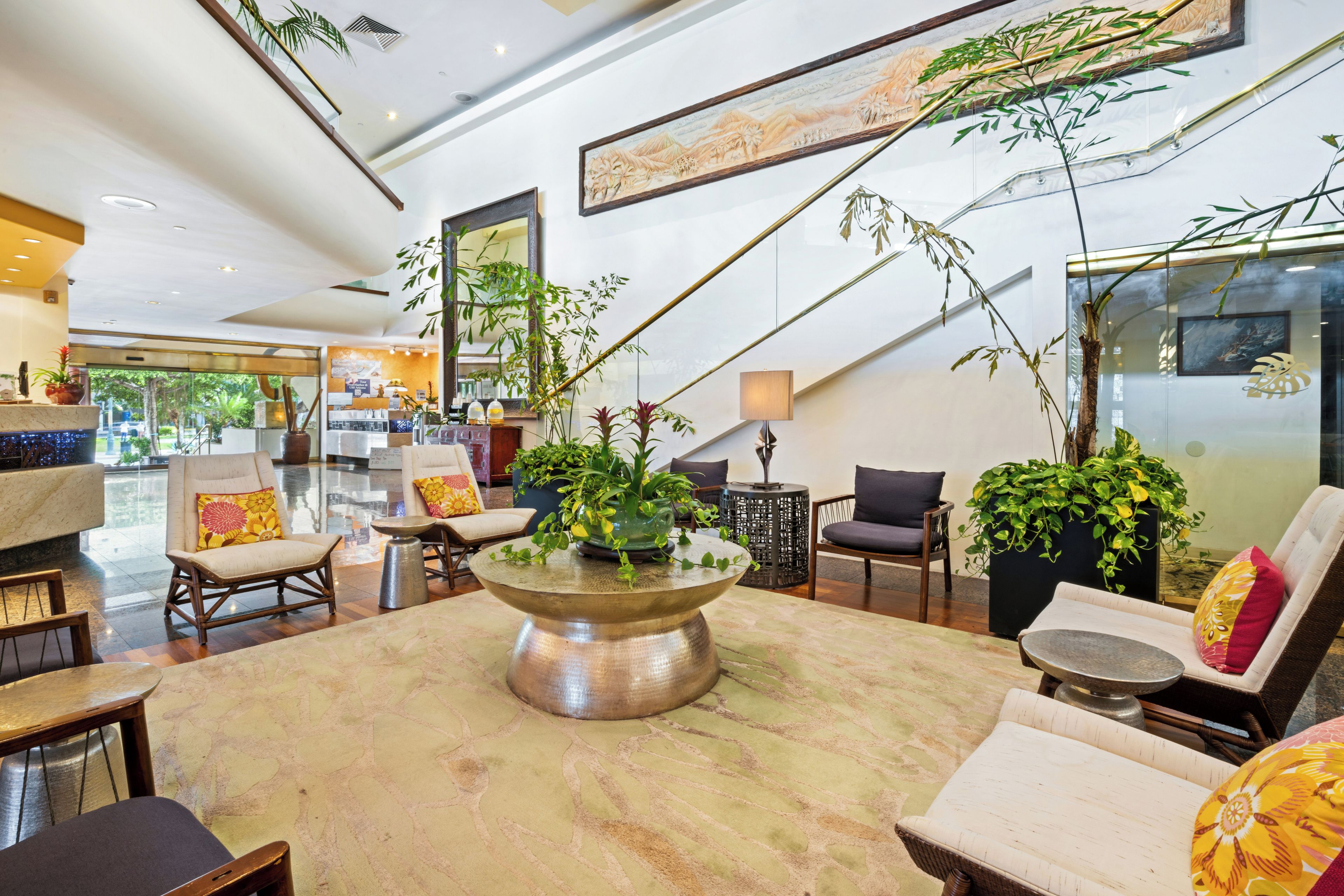 Lobby-lounge