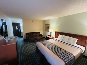 Classic Room, 1 King Bed | In-room safe, free WiFi, bed sheets, alarm clocks - Hometown Inn & Suites (Washington)