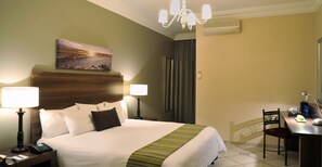 Standard Double Room, Non Smoking | Premium bedding, in-room safe, desk, iron/ironing board - Premier Hotel The Richards (Richards Bay)