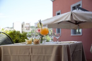 Terrace/patio - Hotel Nuvò (Naples)