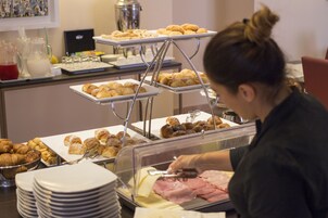 Colazione a buffet inclusa, servita tutte le mattine 