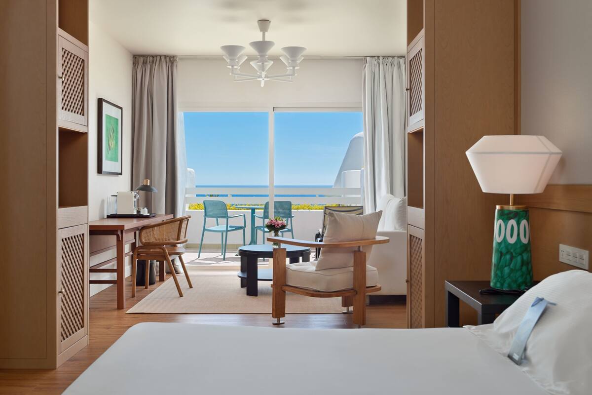 1 bedroom, in-room safe, desk, laptop workspace