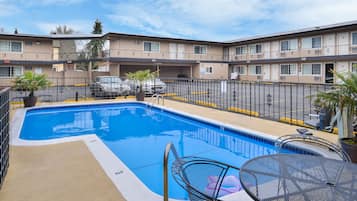 AuĂenpool (je nach Saison geöffnet)