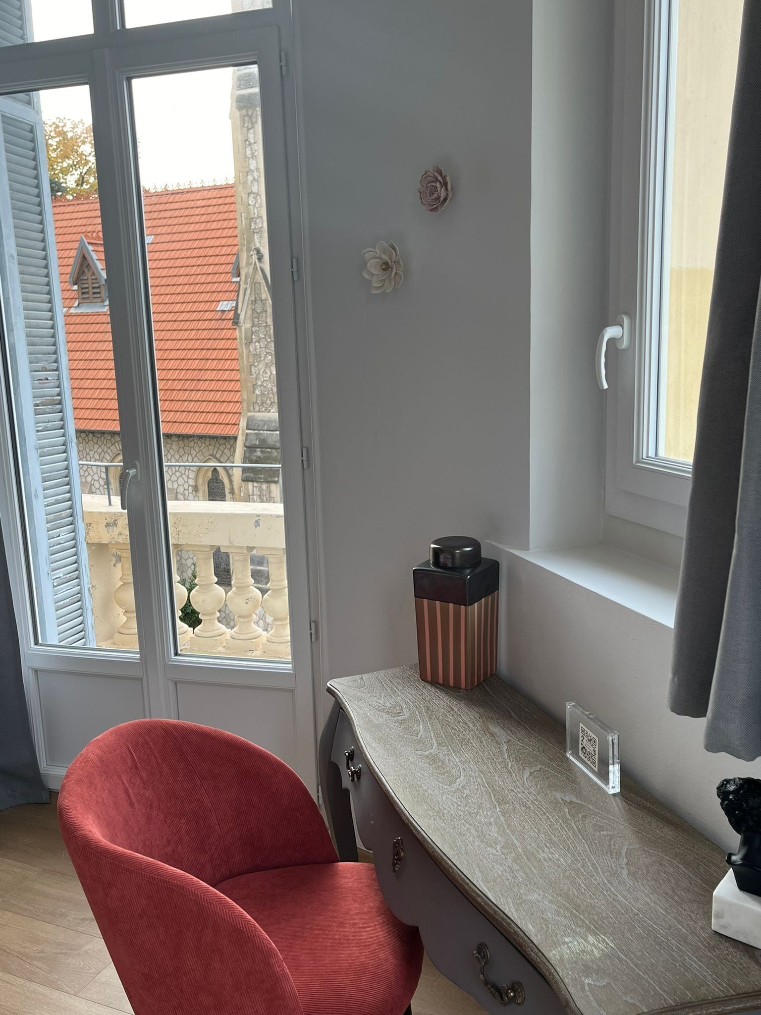 chambre rotonde | 1 bedroom, in-room safe, desk, free wifi