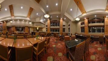 Breakfast, lunch and dinner served