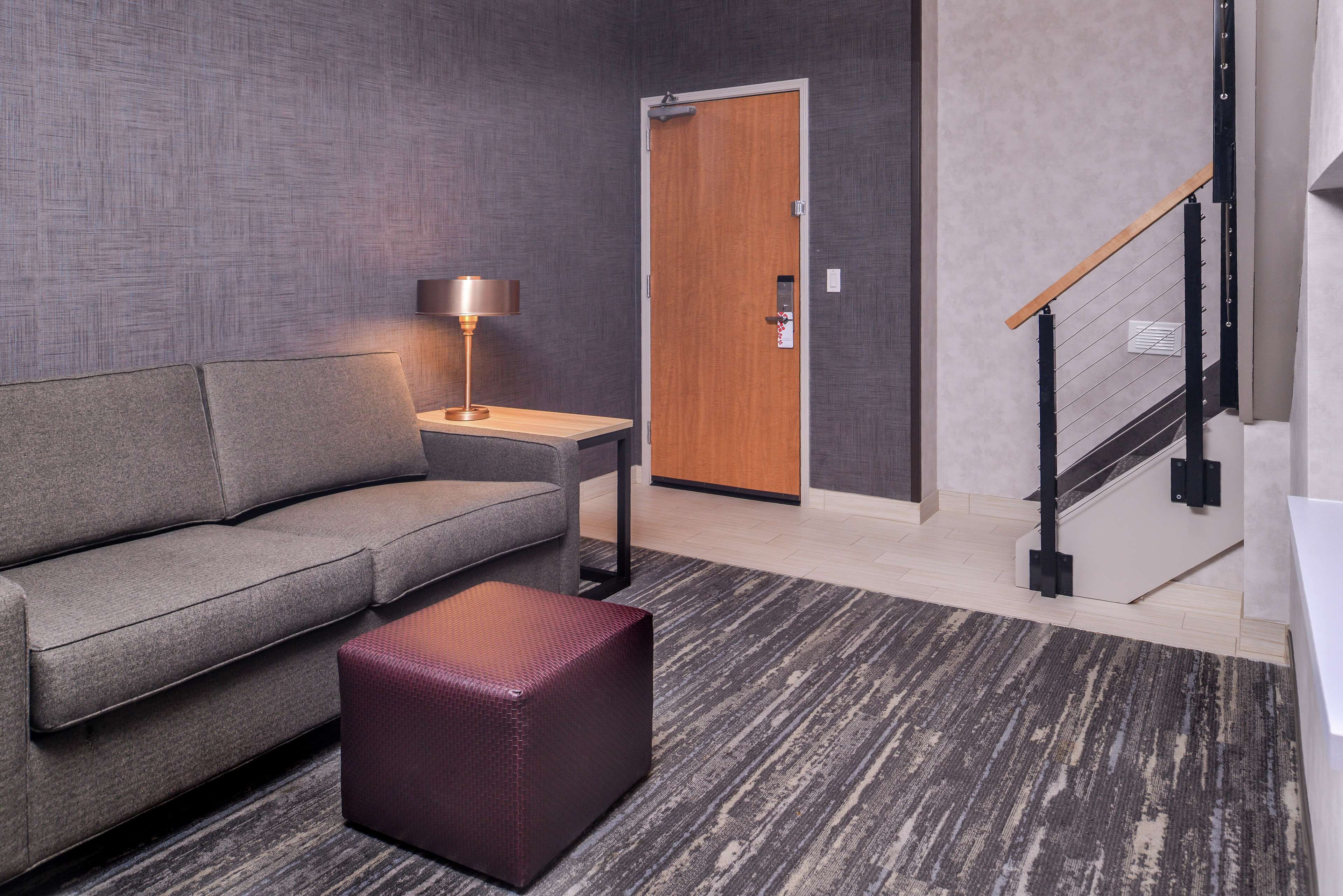 42-inch tv with cable channels