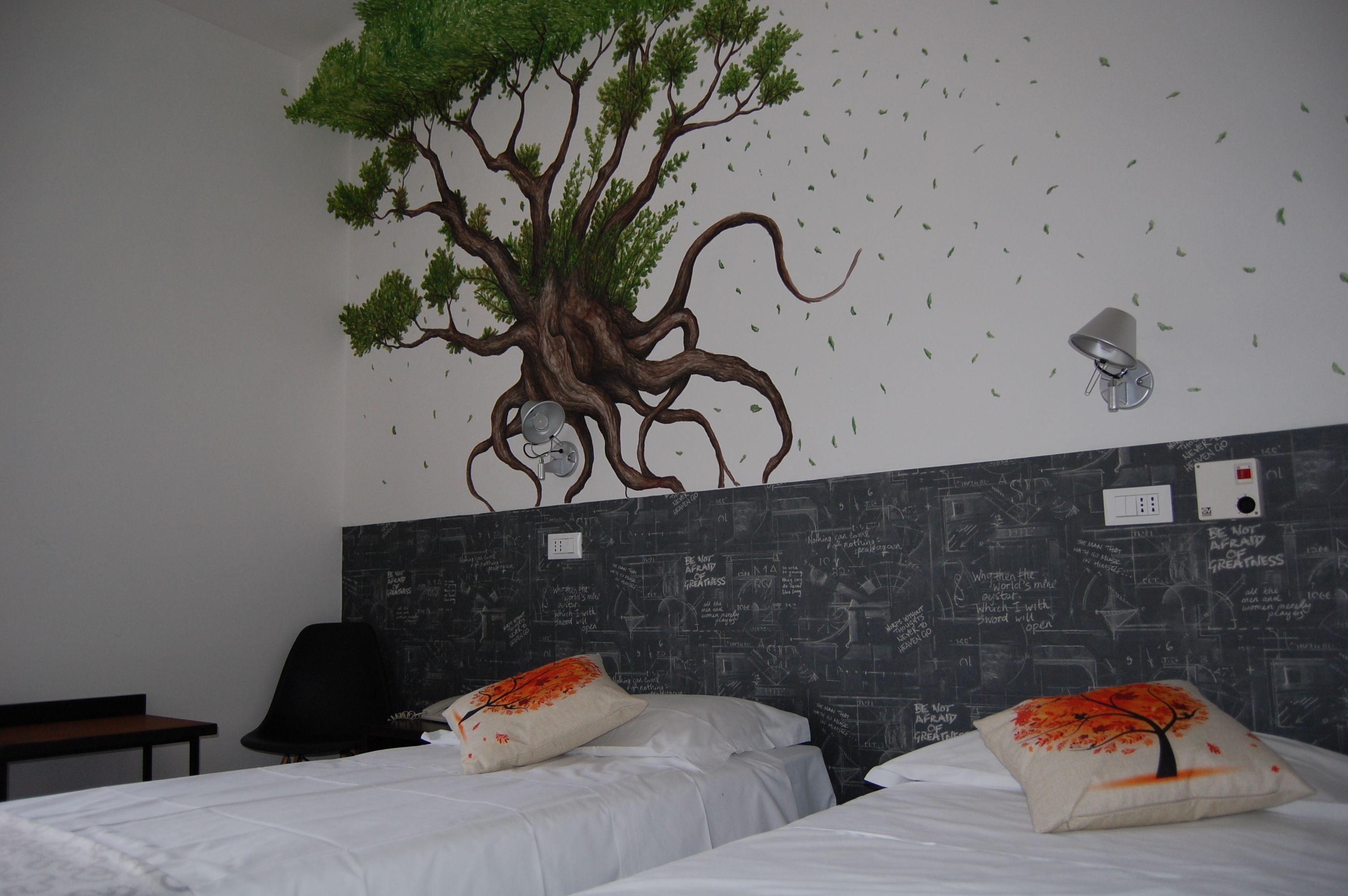 deluxe double or twin room | 1 bedroom, desk, laptop workspace, soundproofing