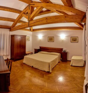 Minibar, escriptori, cortines opaques i habitacions insonoritzades