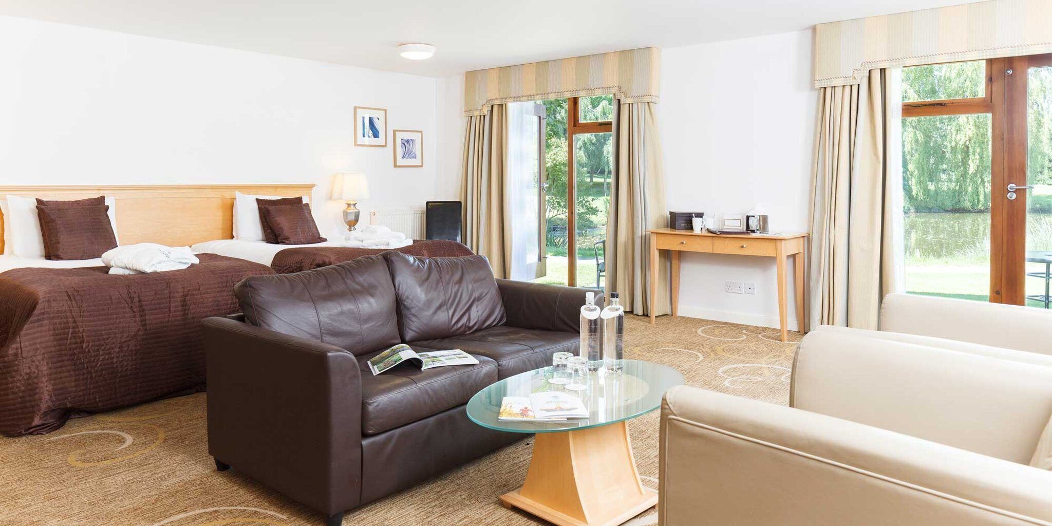 Coffres-forts dans les chambres, bureau