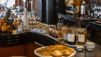 Colazione a buffet a pagamento, servita tutte le mattine