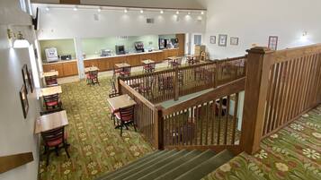 Sudah termasuk sarapan ambil sendiri setiap hari