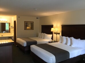 Bureau, espace de travail pour ordinateur portable