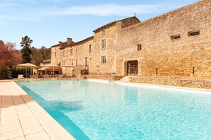 Outdoor pool, pool loungers