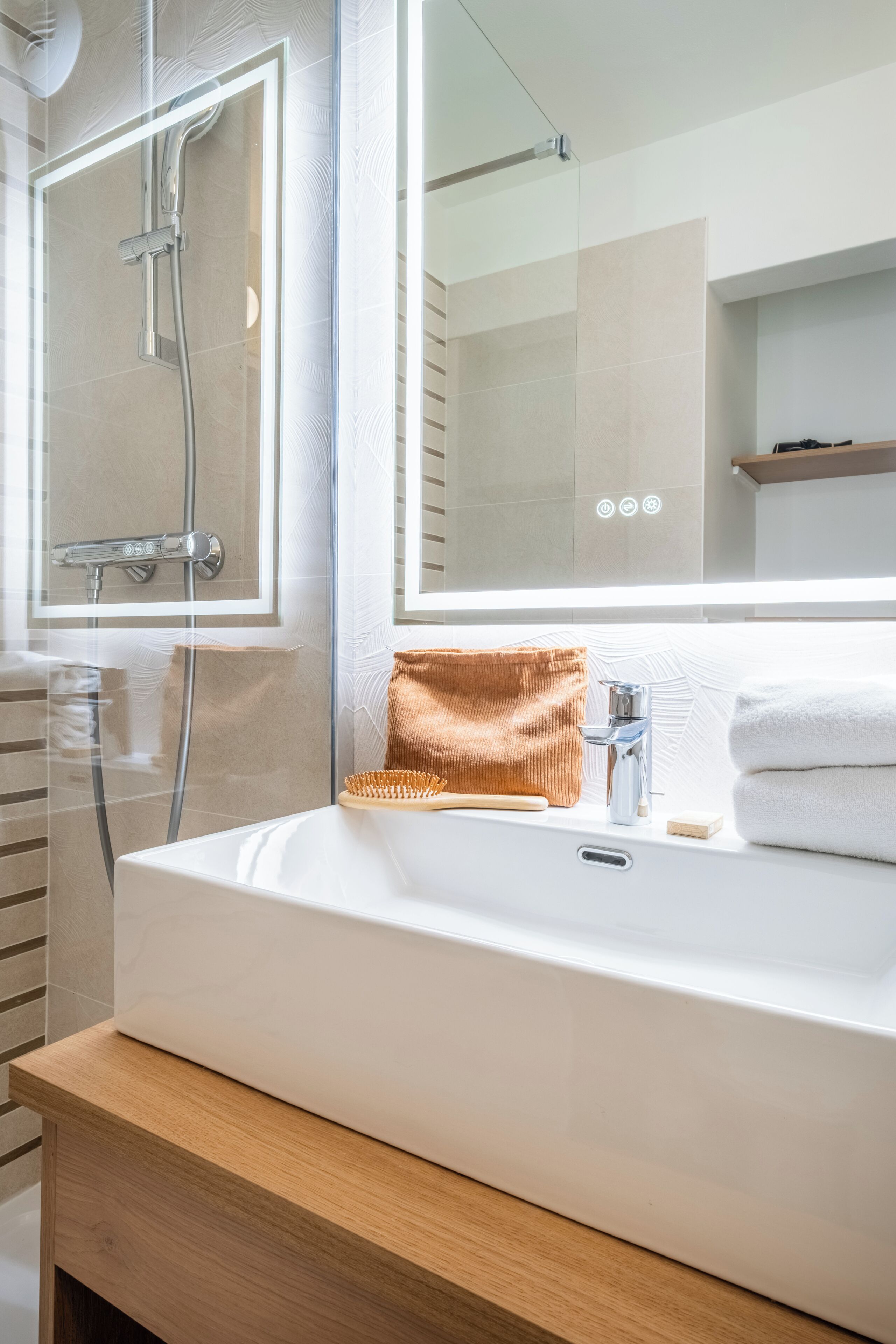 Studio 4 personnes - 1 coin nuit - Balcon - Côté cour - Climatisé - Rénové | Badezimmer