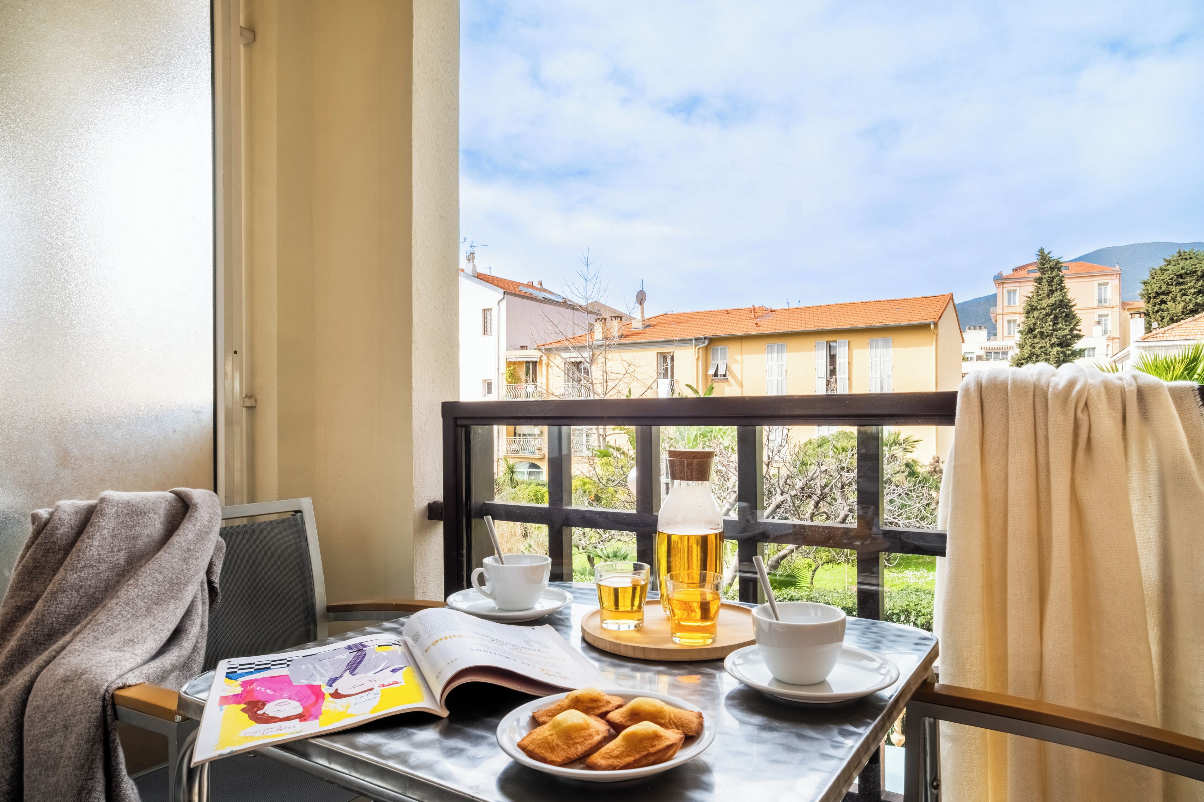 Studio 2 personnes - Balcon - Climatisé - Rénové | Terraza o patio