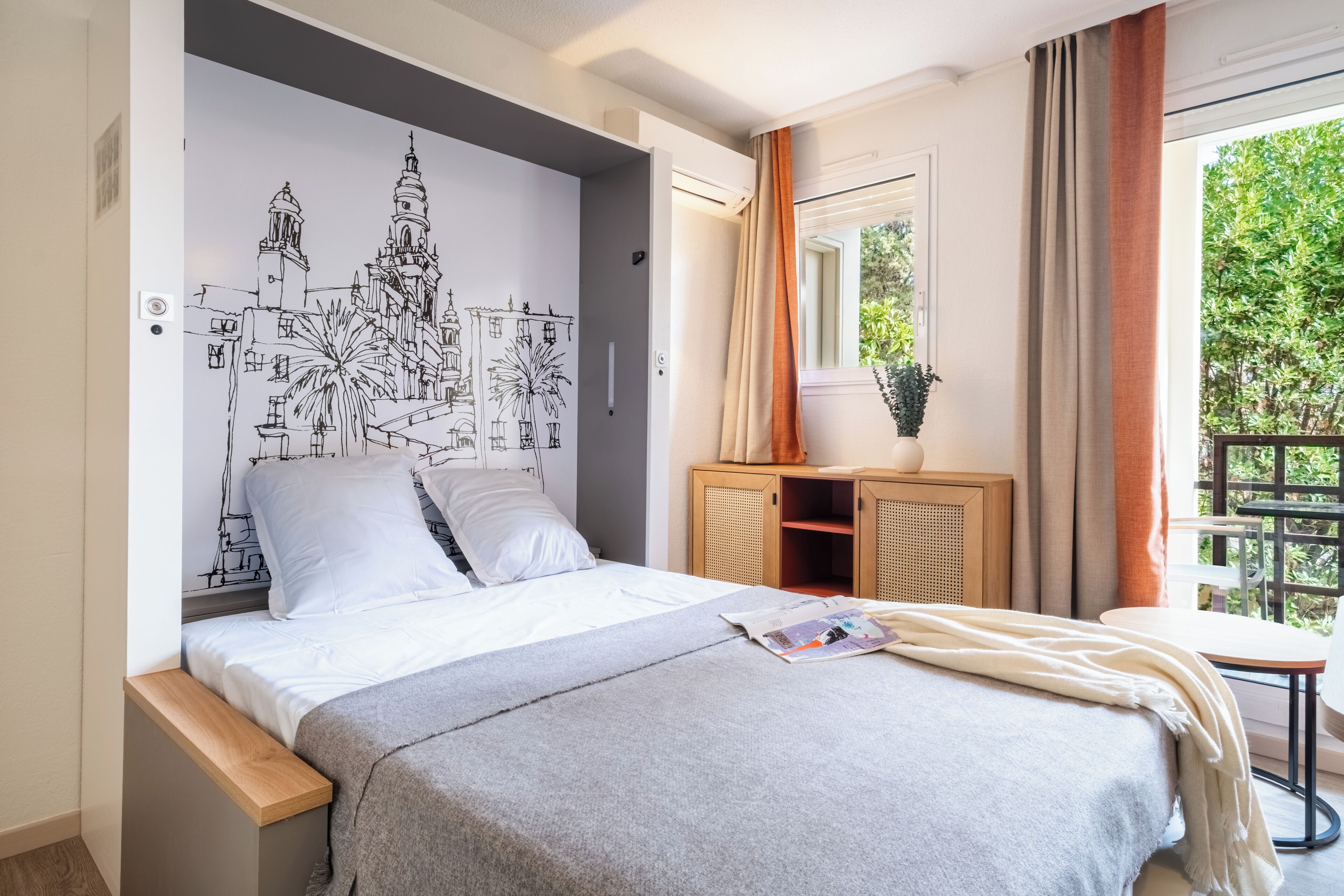 Studio 2 personnes - Balcon - Côté cour - Climatisé - Rénové | Cunas, wifi gratis y ropa de cama 