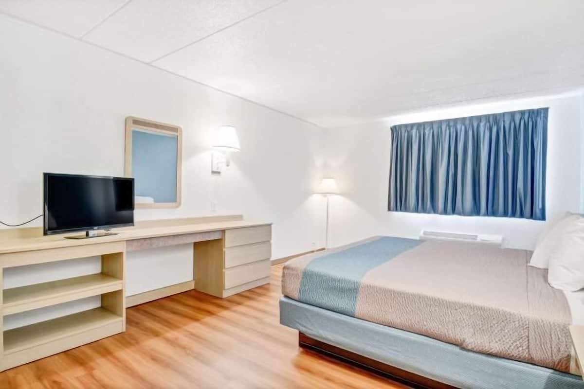 WiFi (無料)、ベッドシーツ