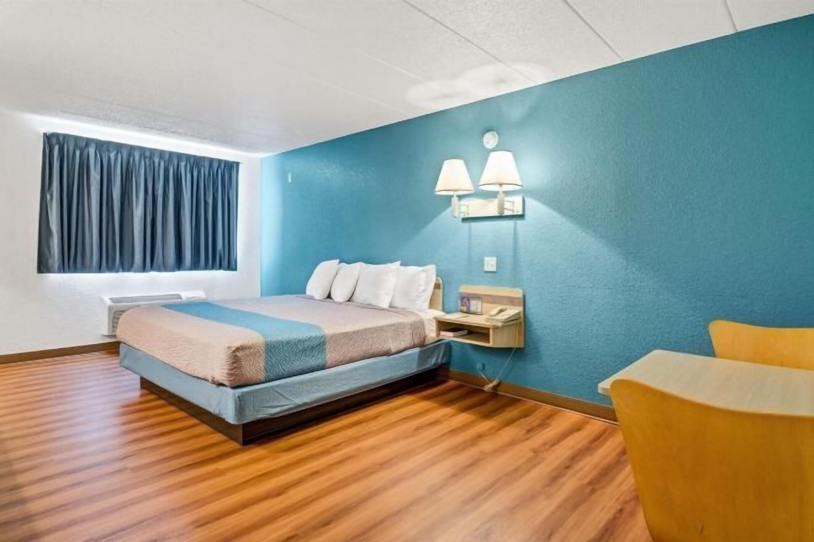 Free WiFi, bed sheets