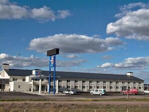 Front of property - Motel 6 Big Springs, NE (Big Springs)