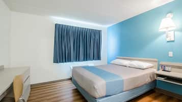 Standard Room, 1 King Bed, Non Smoking, Refrigerator & Microwave | Free WiFi, bed sheets