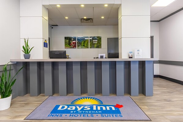 Lobby - Days Inn by Wyndham Drayton Valley (Drayton Valley)