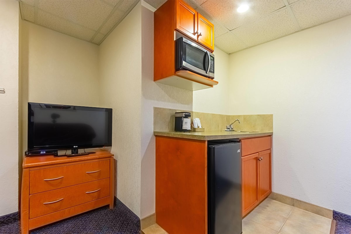 Superior Room, 2 Queen Beds, Non Smoking | Premium bedding, in-room safe, desk, soundproofing