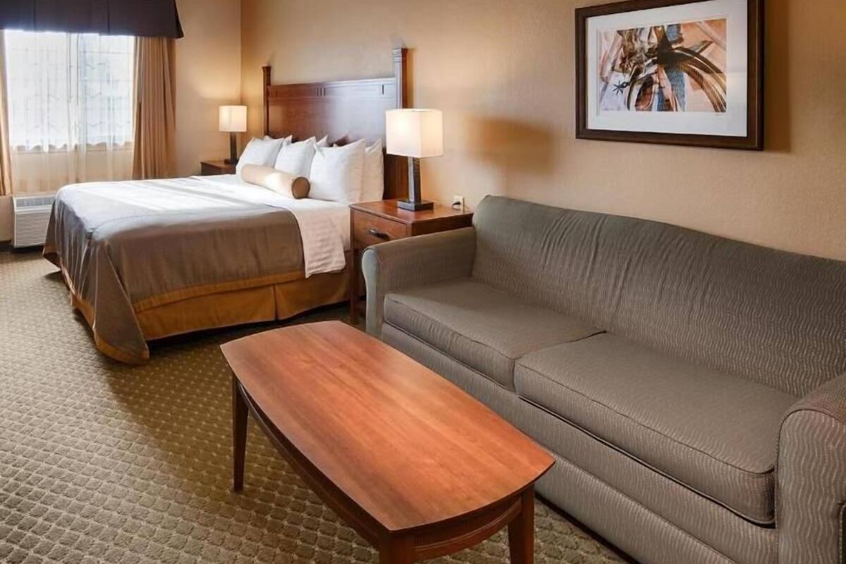 Literie de qualité, bureau, espace de travail pour ordinateurs portables