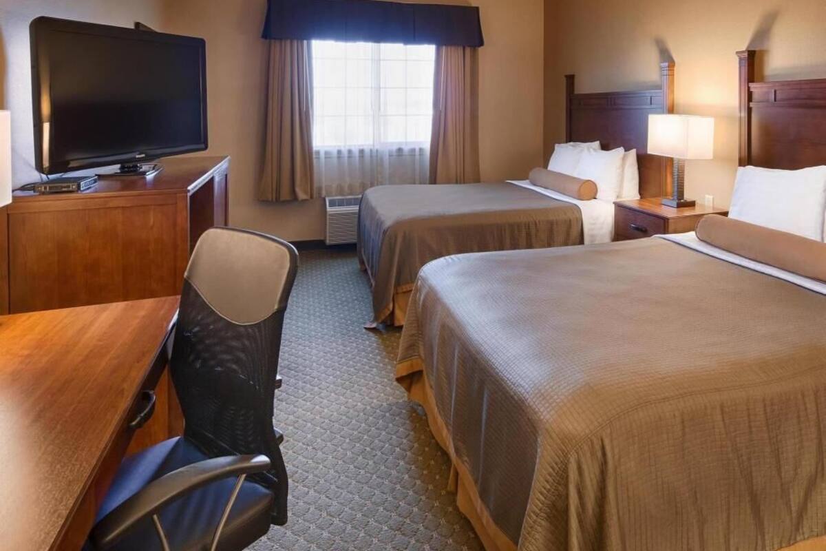 Literie de qualité, bureau, espace de travail pour ordinateurs portables