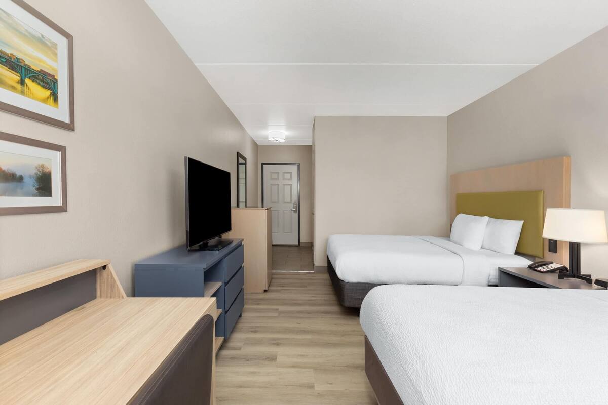Room, 2 Queen Beds, Non Smoking