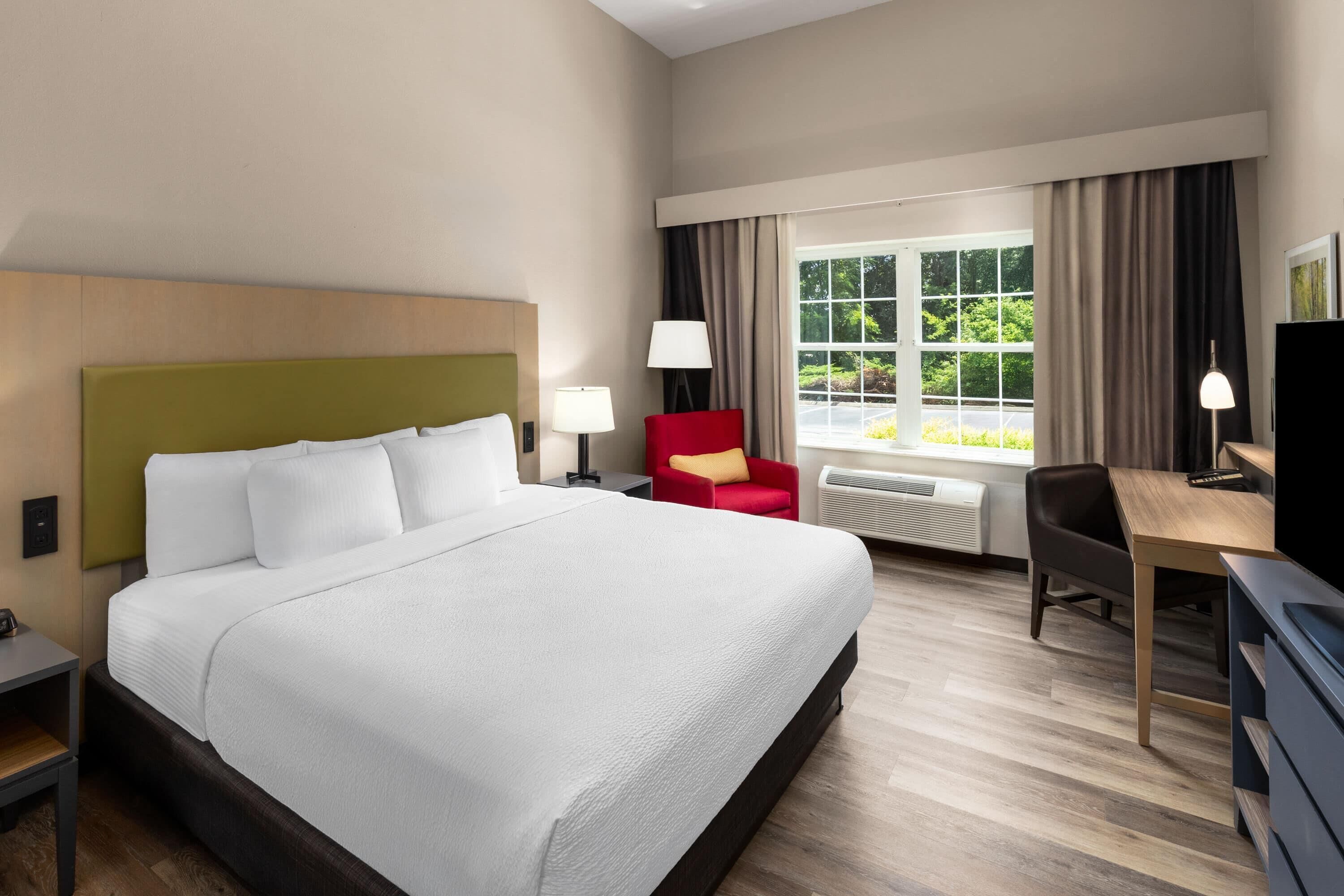 Premium bedding, down duvets, pillow-top beds, desk