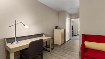 Suite, 1 King Bed, Non Smoking