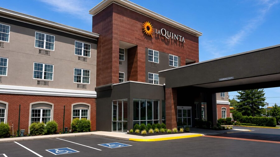 La Quinta Inn & Suites by Wyndham Knoxville West