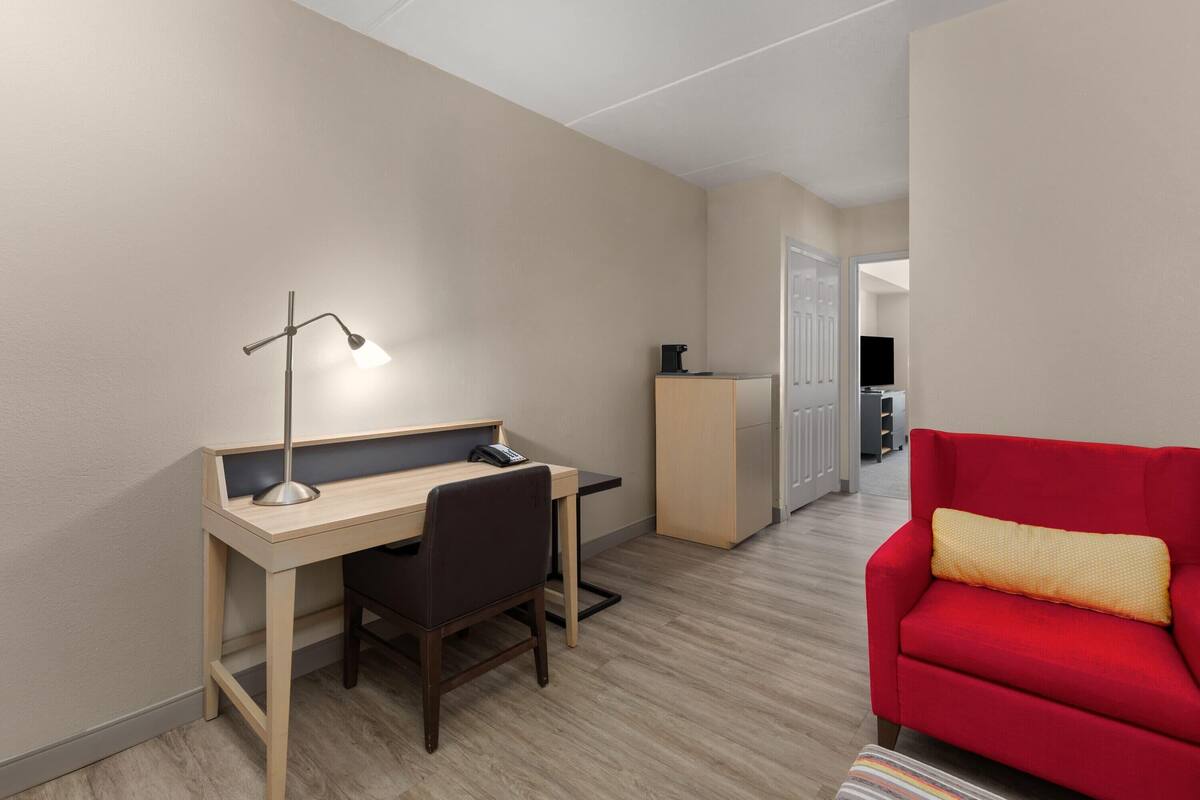 Suite, 2 Queen Beds, Non Smoking