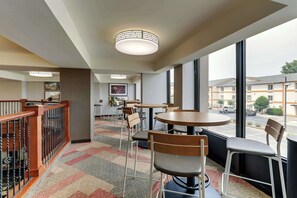Free daily buffet breakfast - Drury Inn & Suites Birmingham Lakeshore Drive (Birmingham)