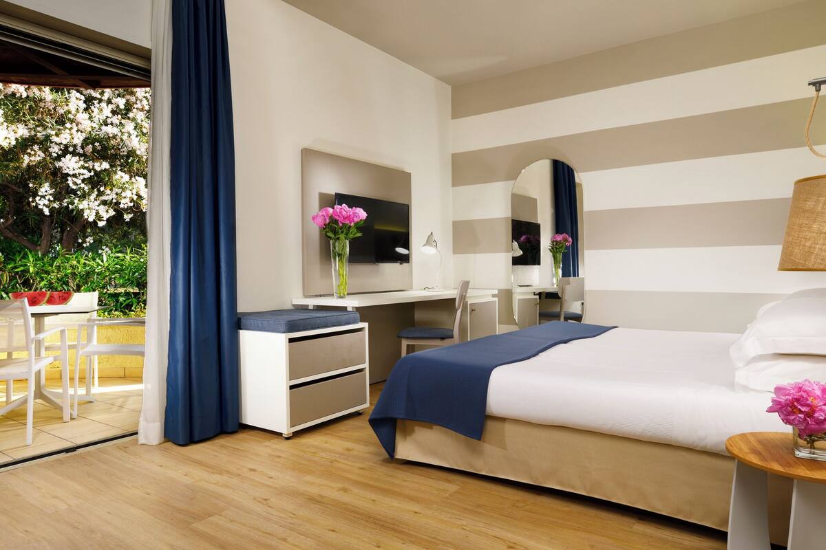 Superior Villa (Double) | Minibar, in-room safe, desk, soundproofing