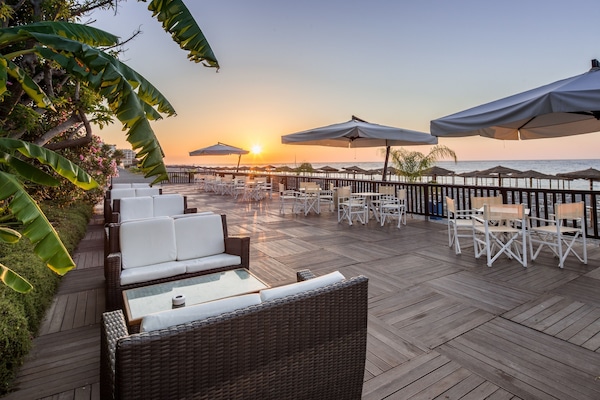 Private beach, sun loungers, beach umbrellas, beach towels
