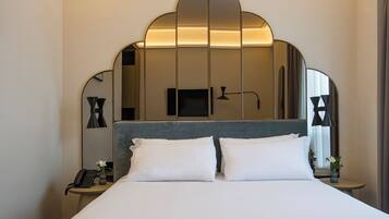 Classic Double Room | Minibar, in-room safe, desk, blackout curtains