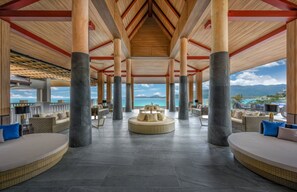 2 bars/lounges, swim-up bar, poolside bar - Namaka Resort Kamala (Kamala)