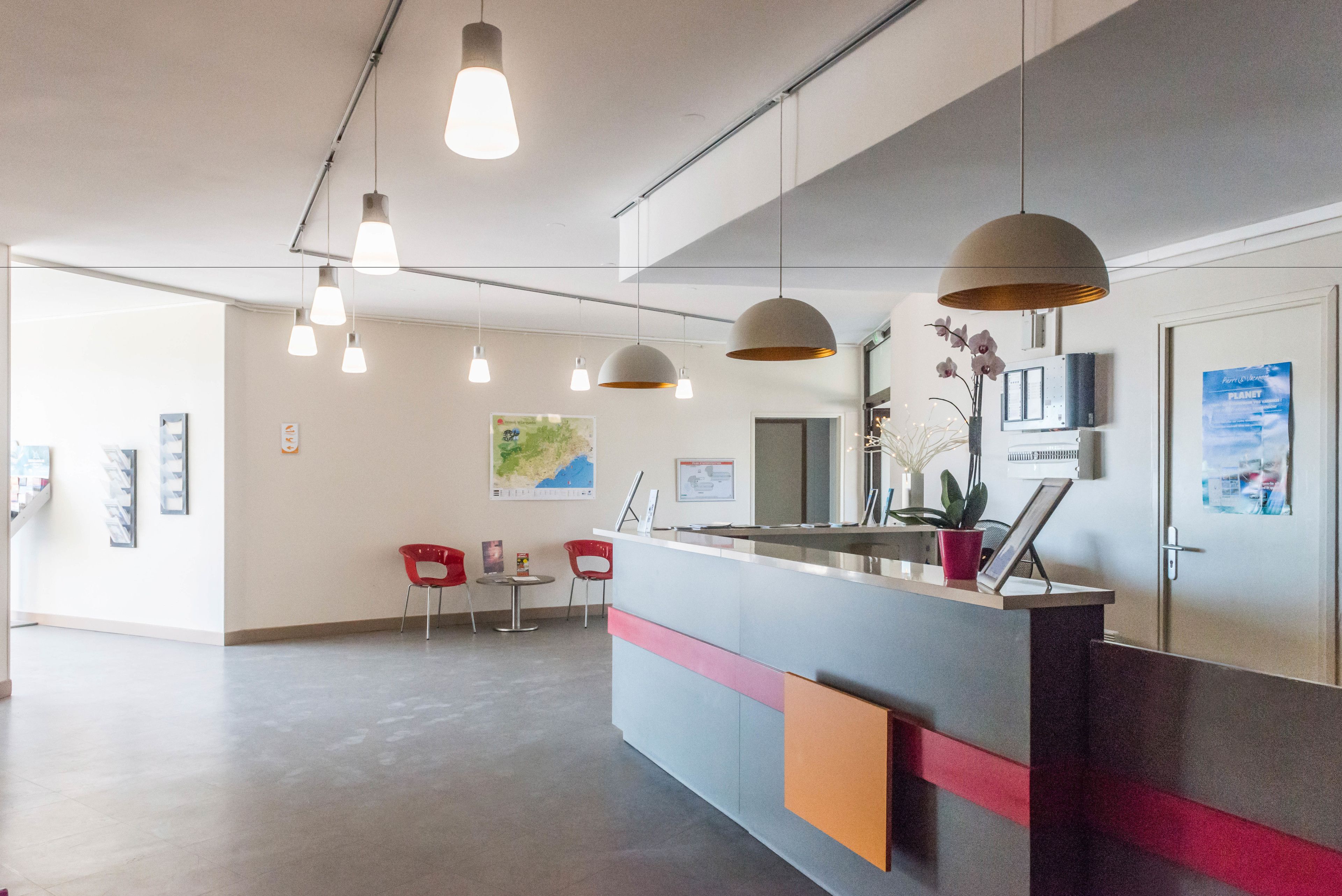 Borne des arrivées/des départs