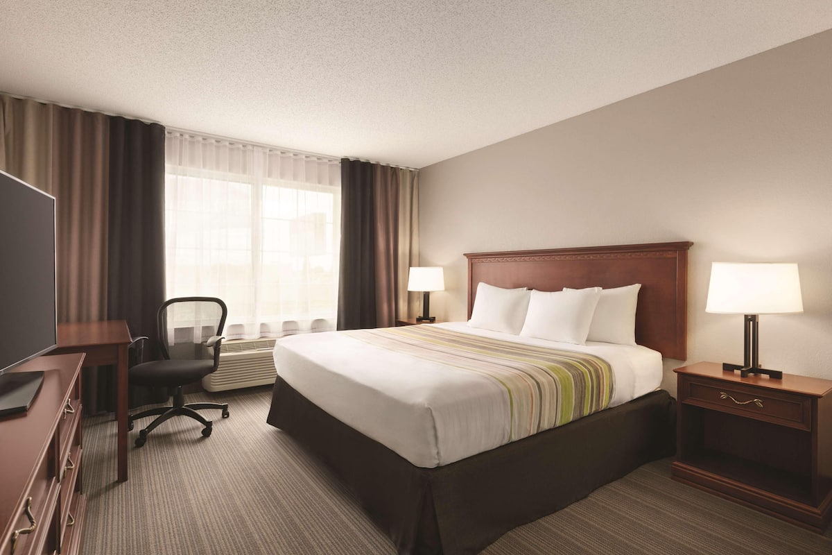 In-room safe, desk, blackout drapes, iron/ironing board